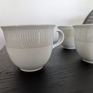 Set of 4 Christopher Stuart porcelain cups in white & grey geometric pattern